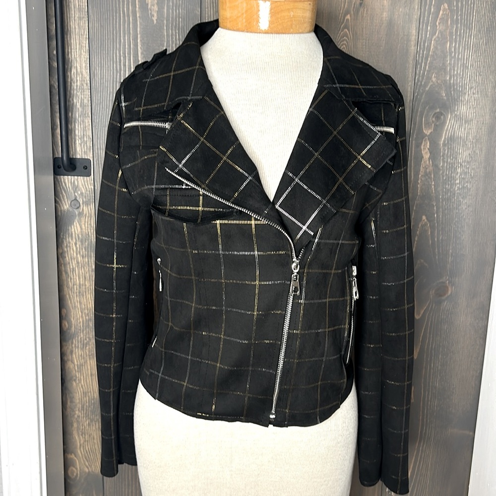 Black lightweight zip up jacket